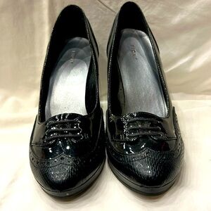 Fioni - Black Wingtip Oxford, Size 7.5US